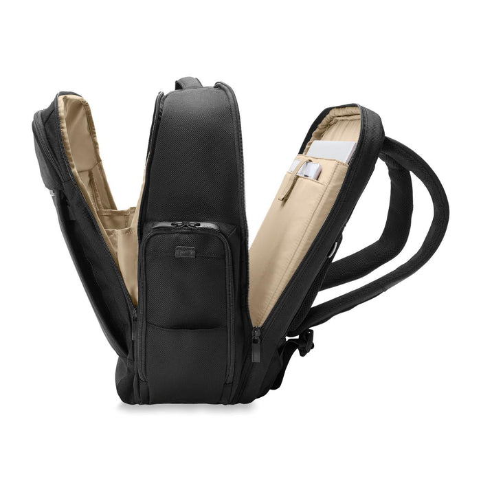 Briggs & Riley Baseline Traveler Backpack