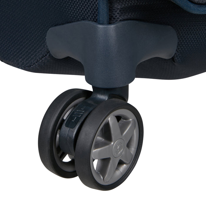 Close-up of the Samsonite D'Lite's durable spinner wheel